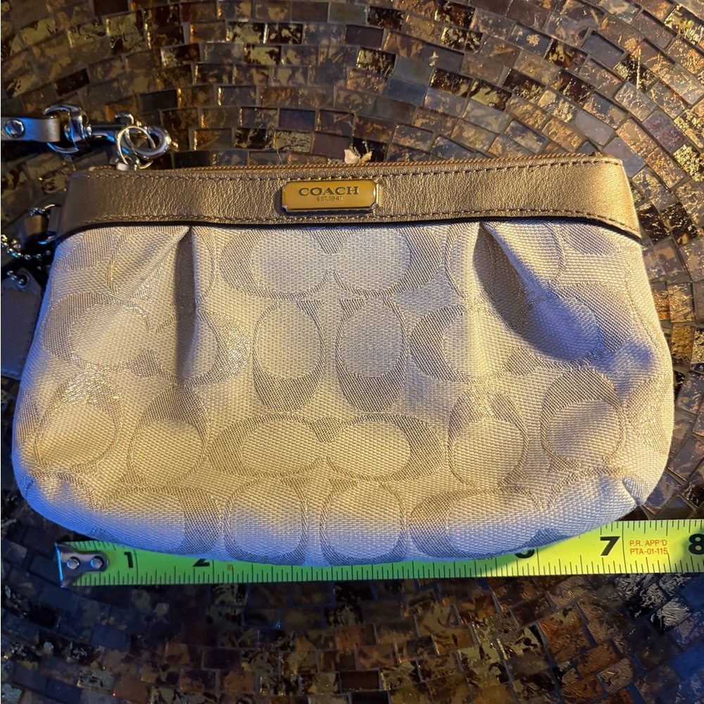 Vintage Coach Cream and Gold Large Wristlet - Picture 1 of 9